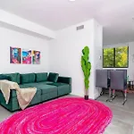 King Bed Brand New Oasis Minutes To Brickell