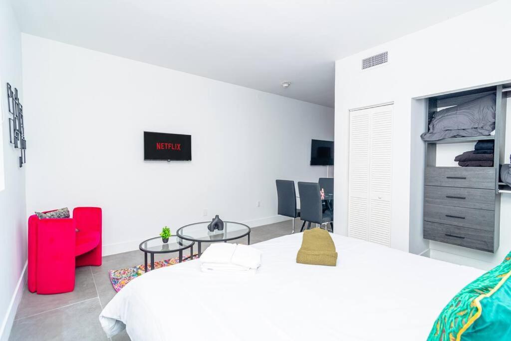 King Bed Brand New Oasis Minutes To Brickell *