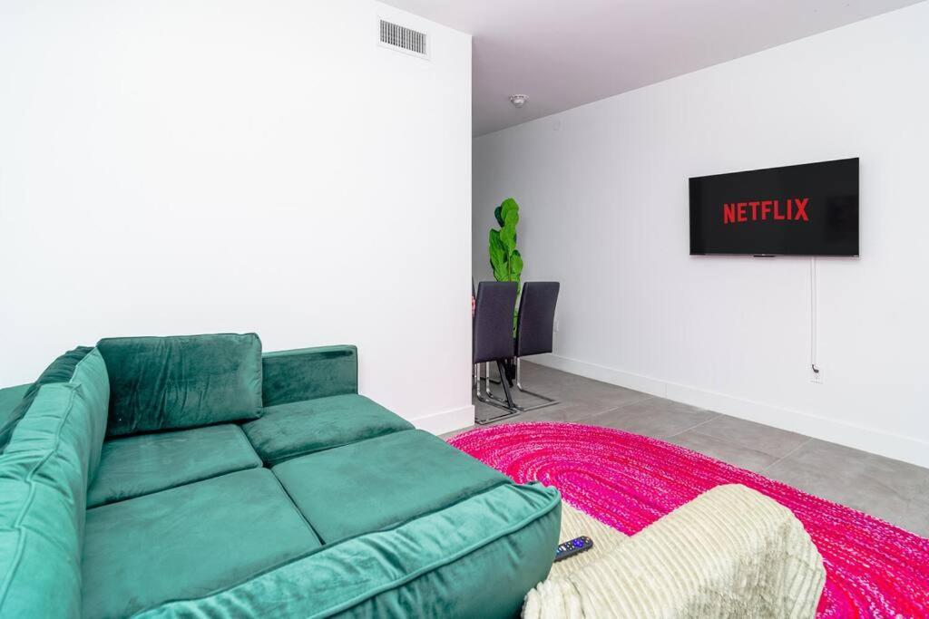 Apartment King Bed Brand New Oasis Minutes To Brickell *