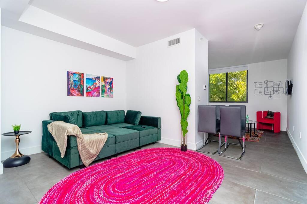 King Bed Brand New Oasis Minutes To Brickell Apartment