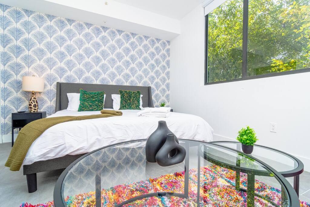 King Bed Brand New Oasis Minutes To Brickell Apartment *
